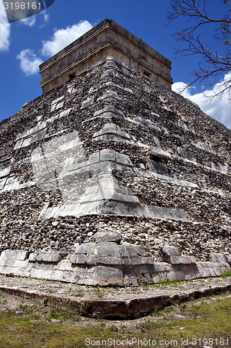 Image of the corner of kukulkan