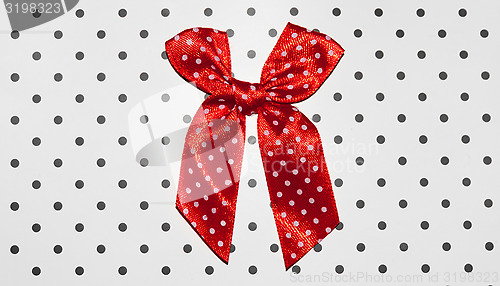 Image of red bow