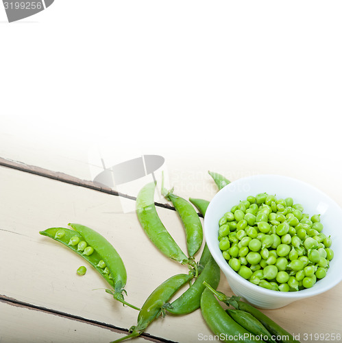 Image of hearthy fresh green peas 