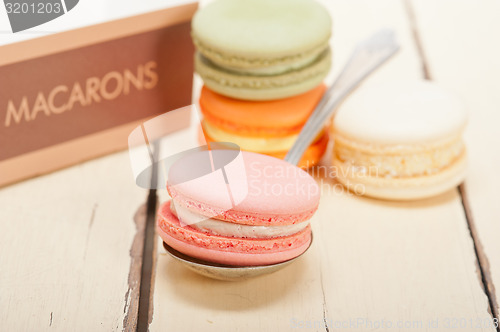Image of colorful french macaroons 