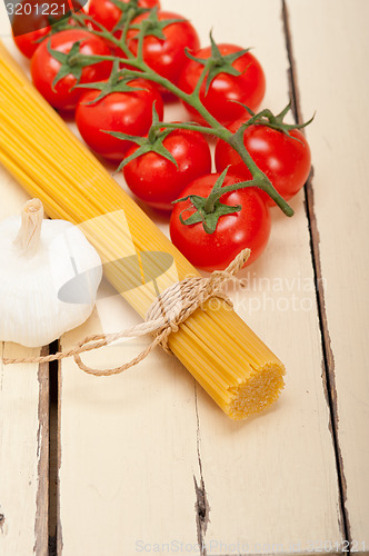 Image of Italian basic pasta ingredients