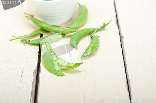 Image of hearthy fresh green peas 