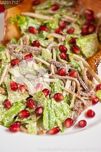 Image of meat and pomegranate salad 
