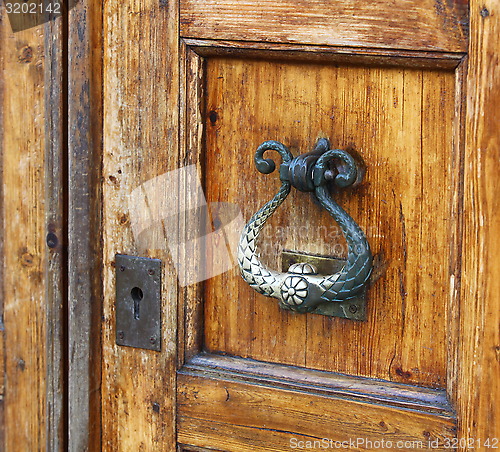 Image of door knocker