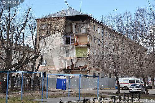 Image of Collapse of a corner of the inhabited five-floor house. Tyumen, 