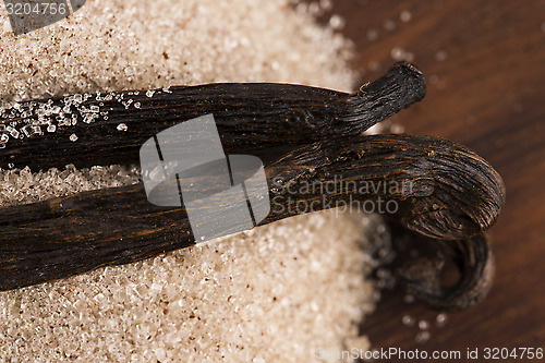 Image of vanilla sugar and vanilla beans