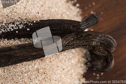 Image of vanilla sugar and vanilla beans