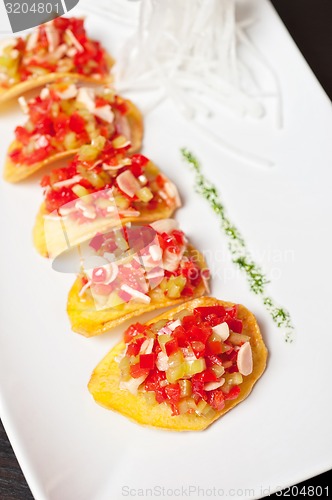 Image of potato chips with vegetables