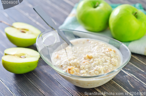 Image of porridge with apple