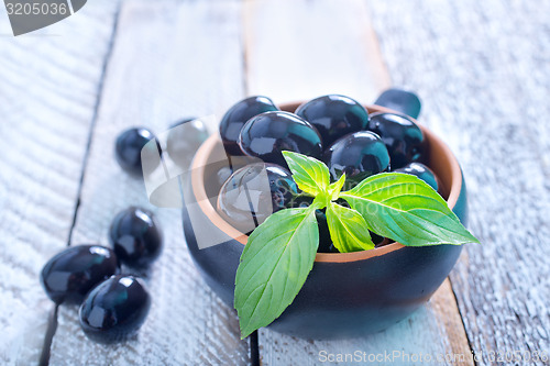 Image of black olives