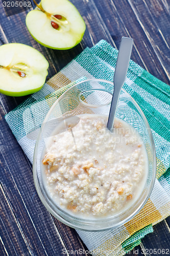 Image of porridge with apple