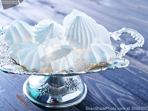 Image of meringues