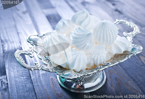 Image of meringues