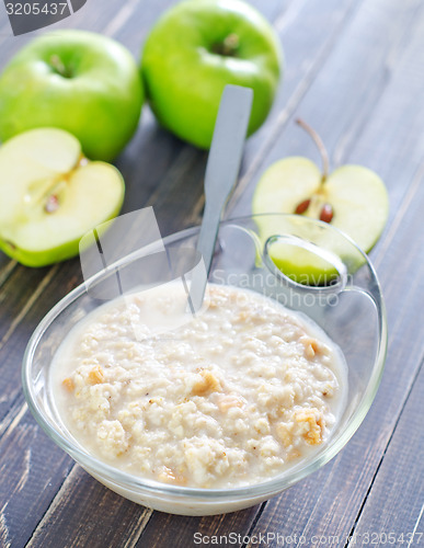 Image of porridge with apple