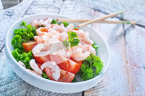 Image of salad with shrimps