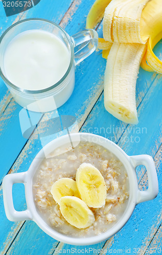 Image of oat flakes with banana