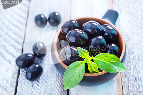Image of black olives