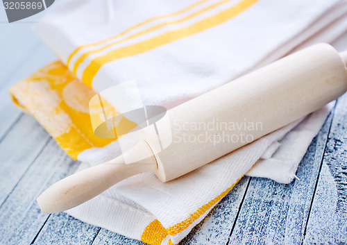 Image of roling on kitchen towel