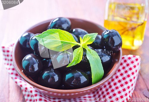 Image of black olives
