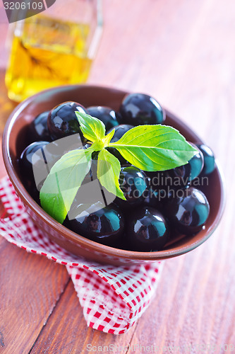 Image of black olives