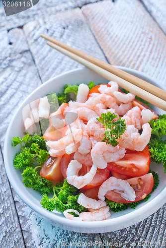 Image of salad with shrimps