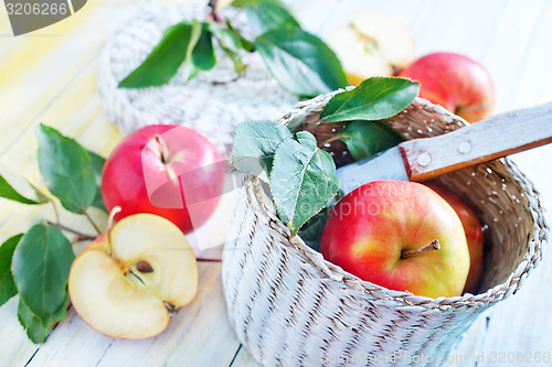 Image of fresh apples