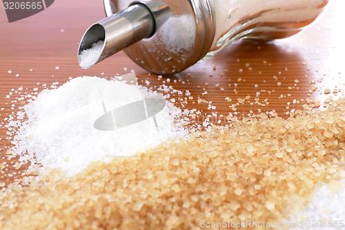 Image of brown and white sugar