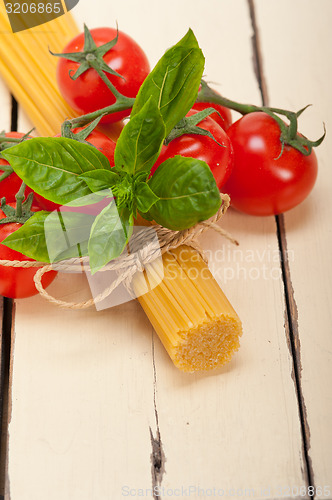 Image of Italian basic pasta ingredients