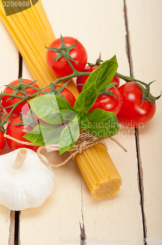 Image of Italian basic pasta ingredients