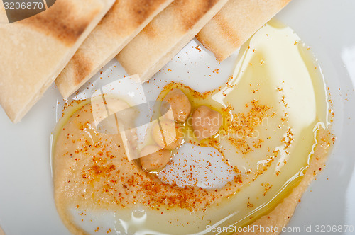 Image of Hummus with pita bread 