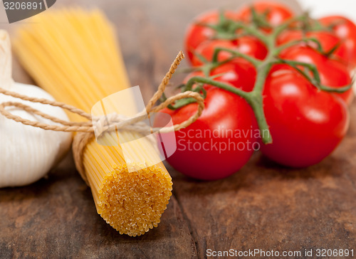 Image of Italian basic pasta ingredients