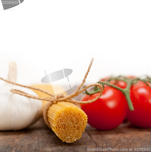 Image of Italian basic pasta ingredients