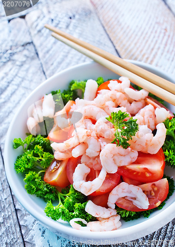 Image of salad with shrimps