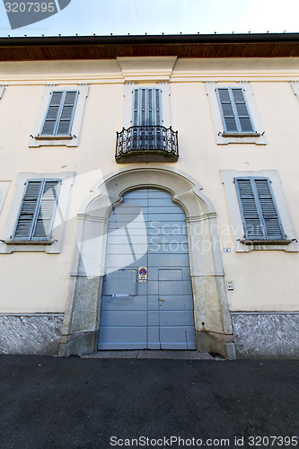 Image of brown door  europe  italy  lombardy       in  the milano old  sk