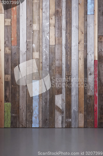 Image of Modern rustic wall\r