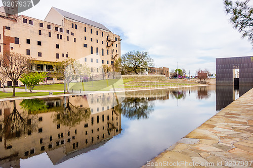 Image of oklahoma city bombing memorial