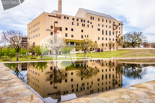 Image of oklahoma city bombing memorial