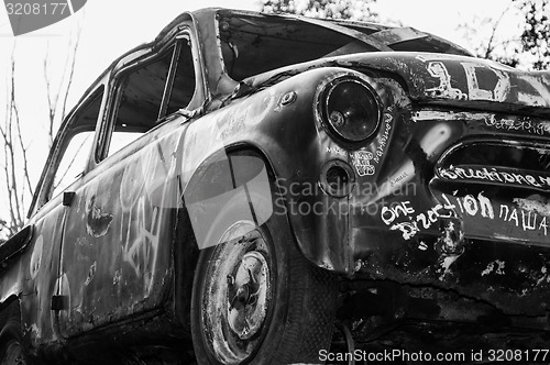 Image of Old rusty car