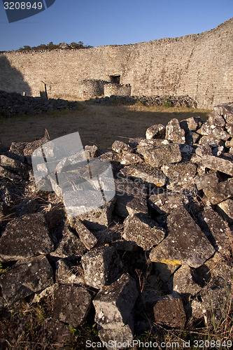 Image of Great Zimbabwe ruins.