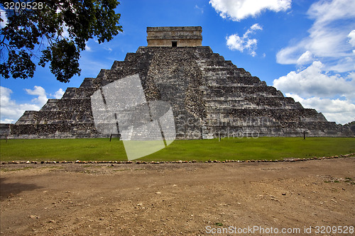 Image of el castillo quetzalcoatl