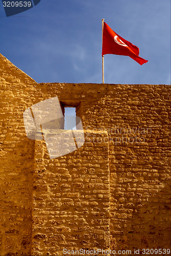 Image of flag in the wall