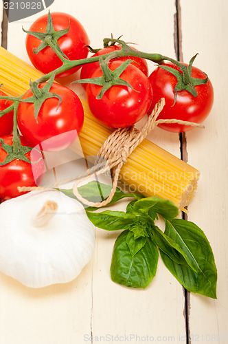 Image of Italian basic pasta ingredients