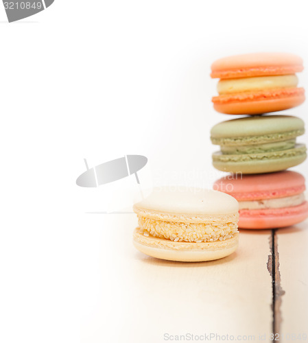 Image of colorful french macaroons 