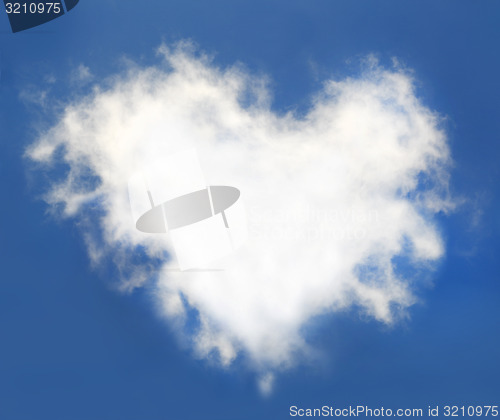 Image of Heart cloud in the blue sky