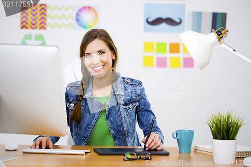 Image of Casual businesswoman 