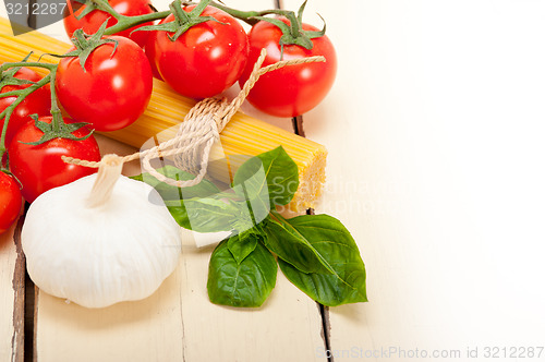 Image of Italian basic pasta ingredients