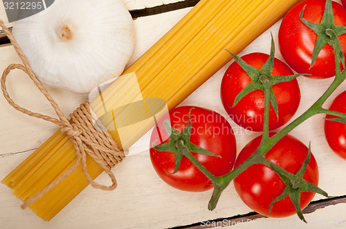 Image of Italian basic pasta ingredients