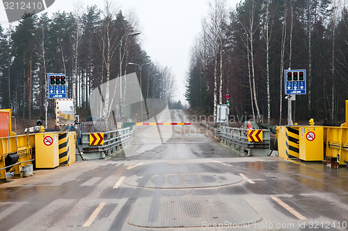 Image of road to ferry