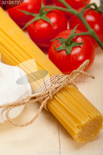 Image of Italian basic pasta ingredients