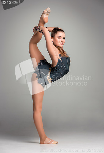 Image of teenager doing gymnastics exercises 